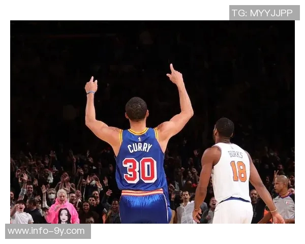 克洛尼首节火力全开四记三分狂砍13分1板1断展现神准外线能力