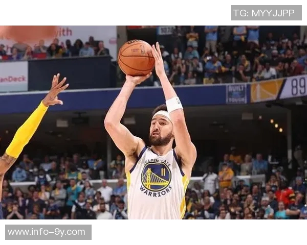 克莱半场表现抢眼三分球命中率高达50贡献14分助力球队战斗力提升