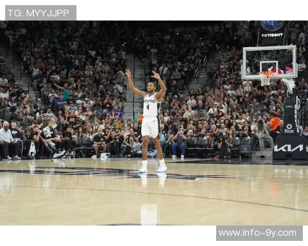 科内特盛赞文班职业态度与专注度称其能创造奇迹